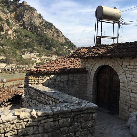 Romeo'S Guest House Берат Екстериор снимка