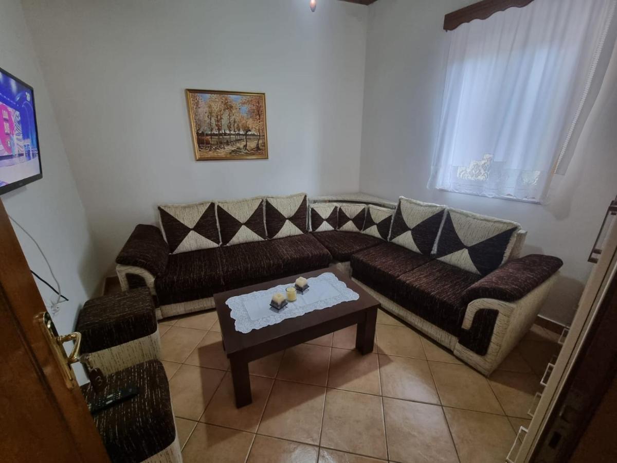 Romeo'S Guest House Берат Екстериор снимка