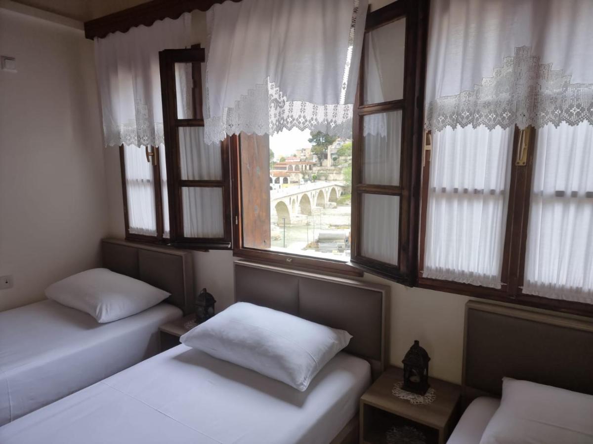 Romeo'S Guest House Берат Екстериор снимка