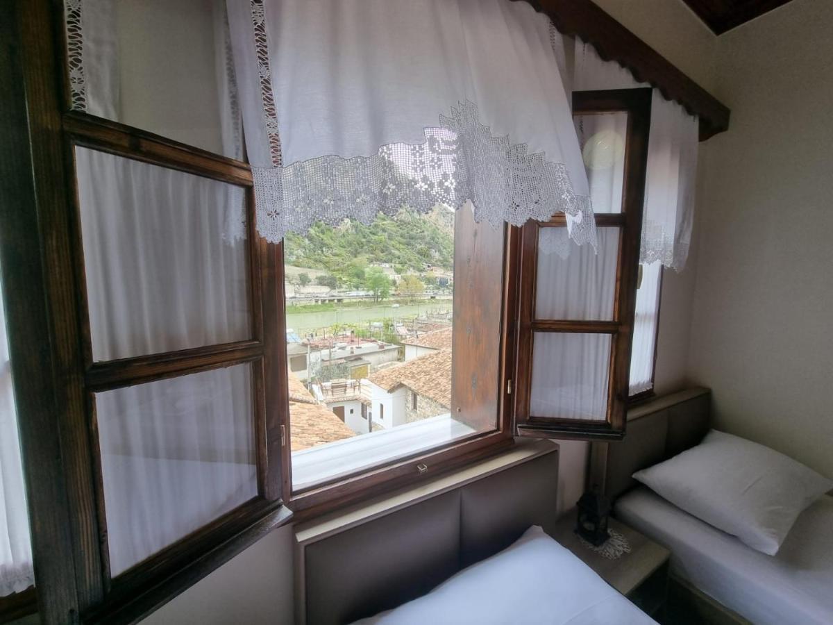 Romeo'S Guest House Берат Екстериор снимка