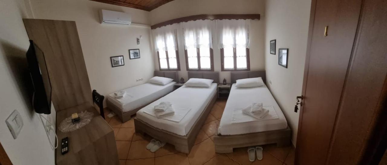 Romeo'S Guest House Берат Екстериор снимка