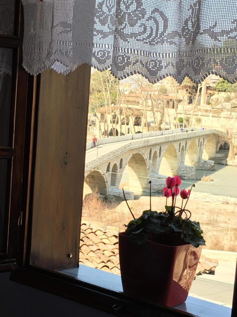 Romeo'S Guest House Берат Екстериор снимка