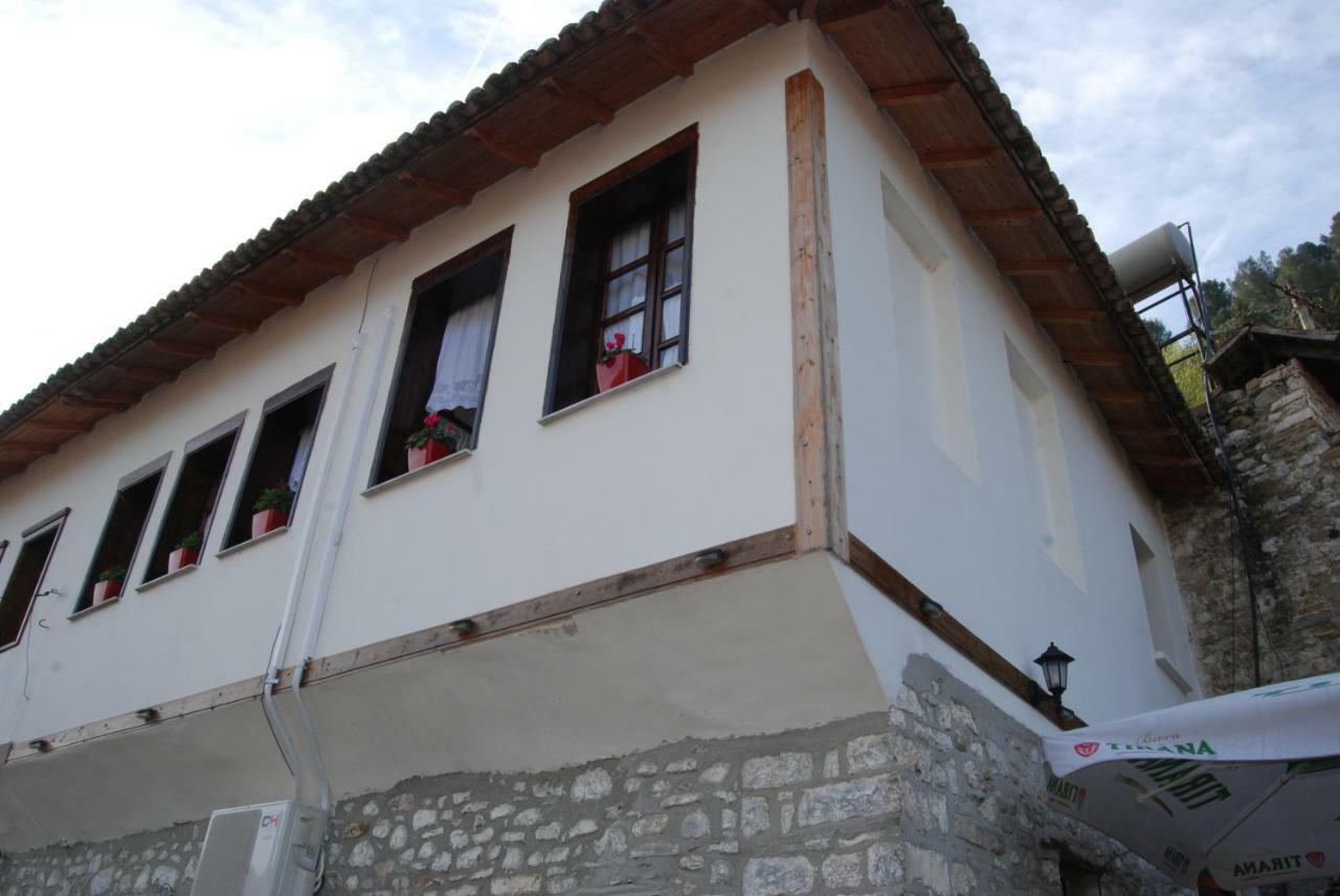 Romeo'S Guest House Берат Екстериор снимка